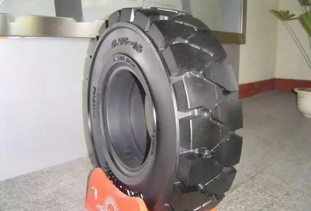 實心輪胎常見質量問題及其發生原因